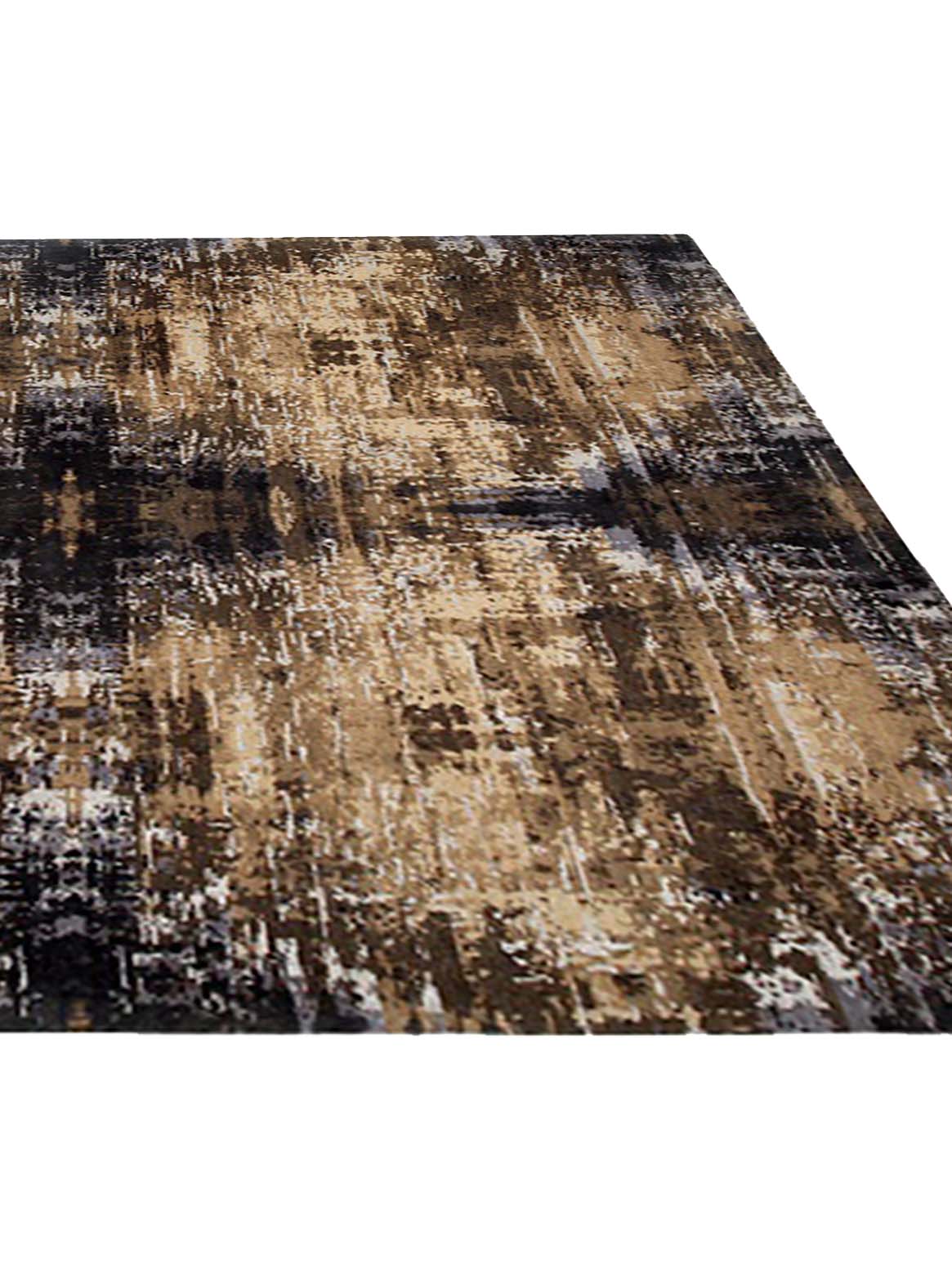 Product: Luxury Carpet | Color: Charcoal Beige | Size: 5'6" x 8'