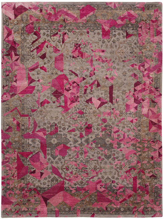 Luxury hand knotted carpet made from Wool & Pure Silk