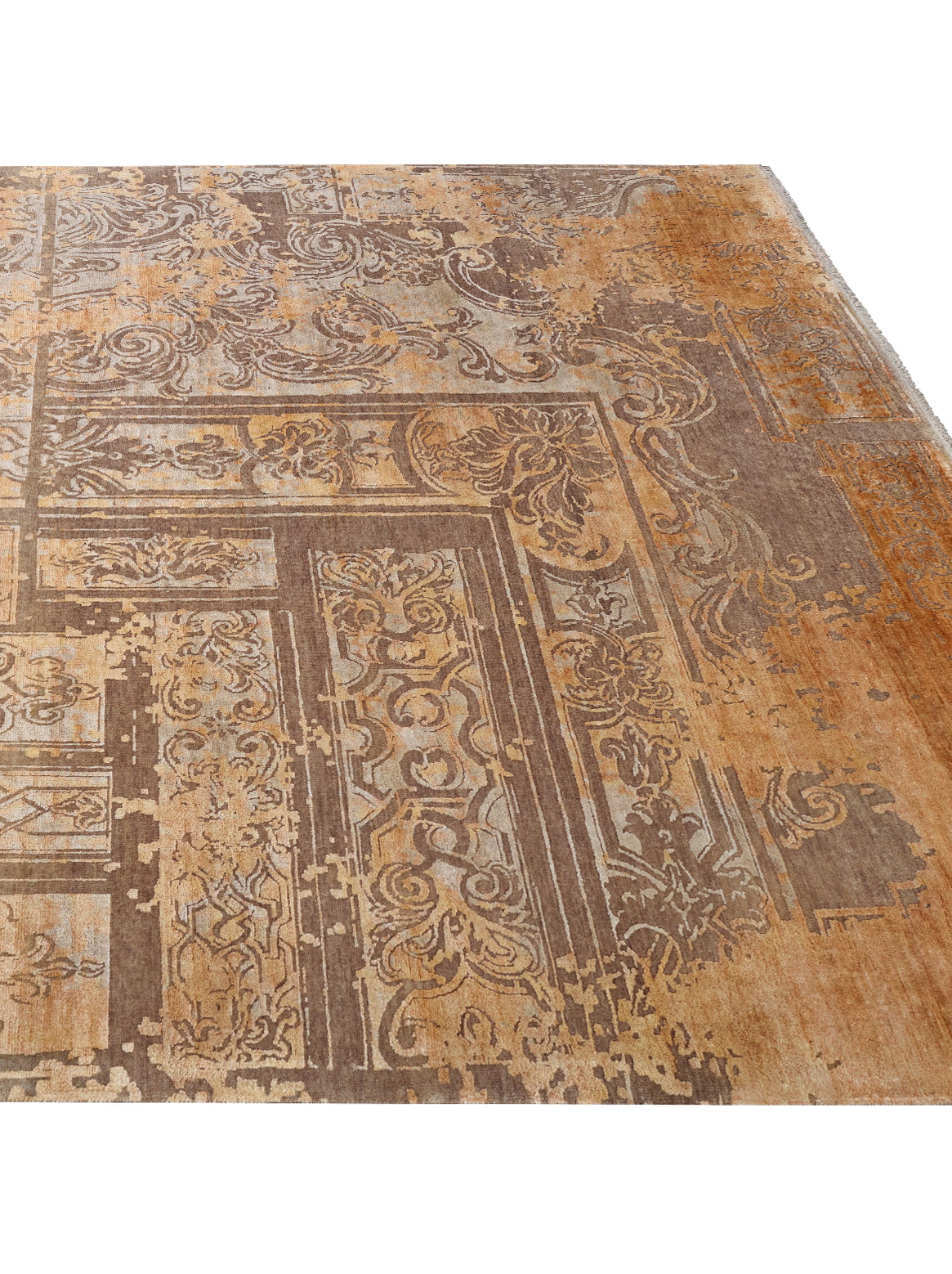 Product: Luxury Carpet | Color: Taupe Gold | Size: 5'6" x 8'