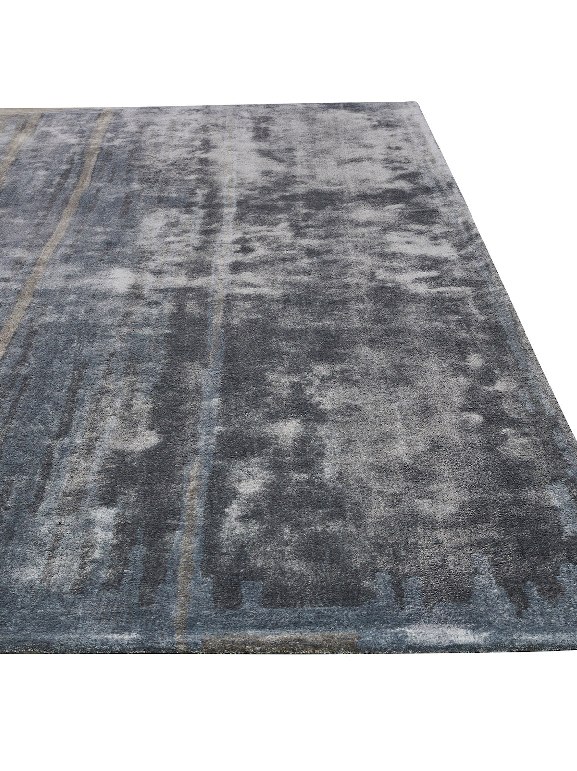 Product: Luxury Carpet | Color: Grey | Size: 3' x 5'