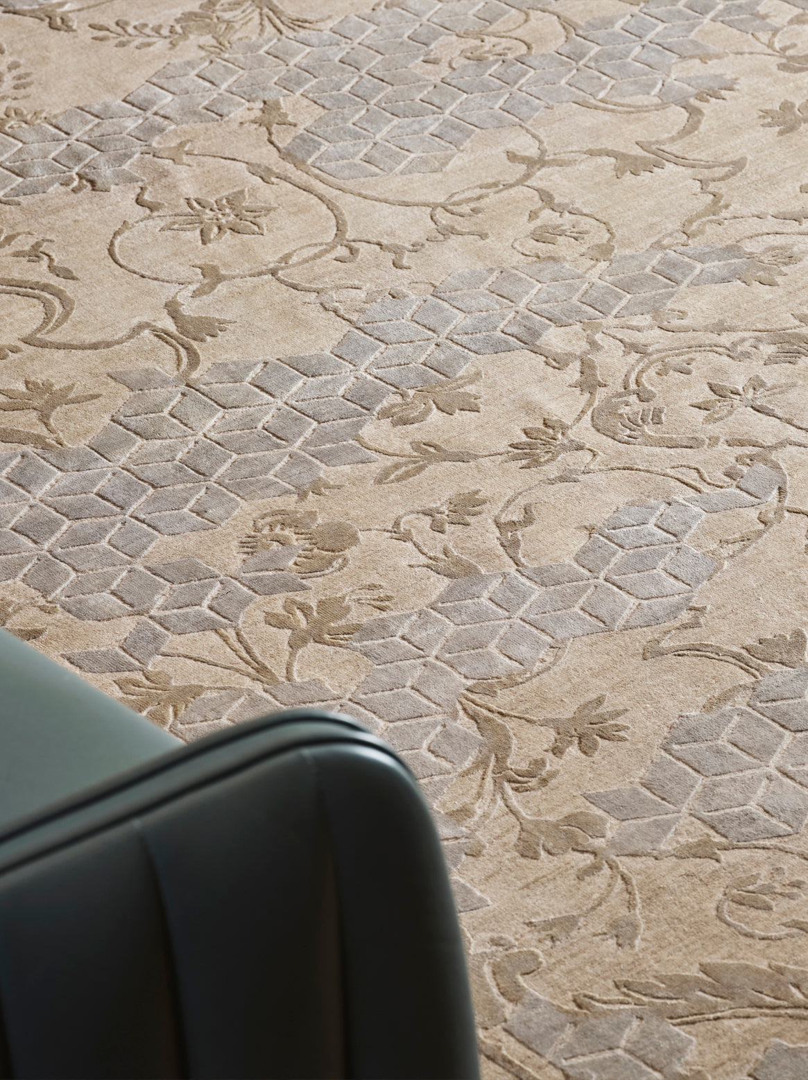 Luxury hand knotted carpet made from Wool & Botanical Silk in ivory beige color and 5'6" x 8' size