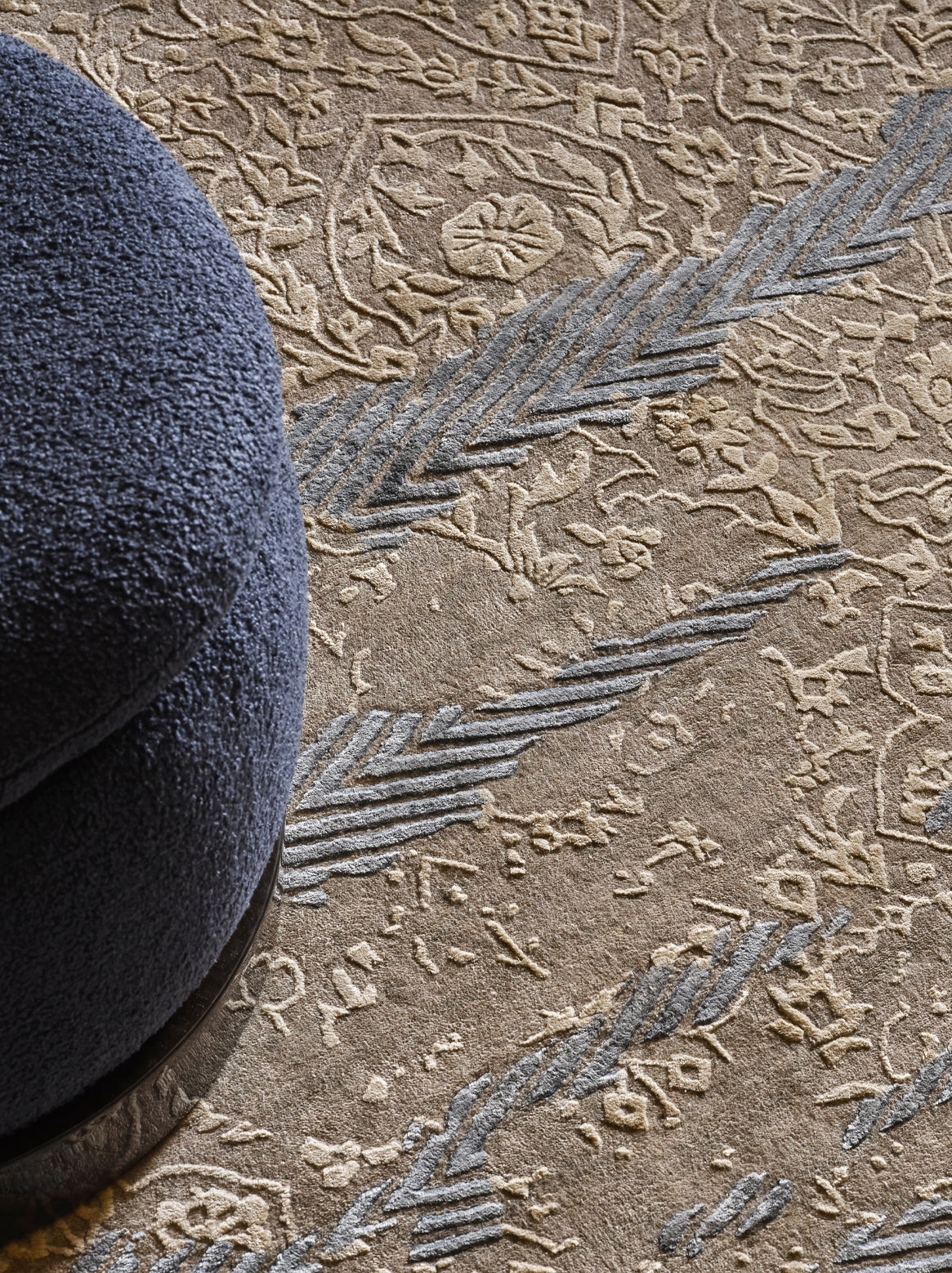 Luxury hand knotted carpet made from Wool & Botanical Silk in yale blue color and 5'6" x 8' size