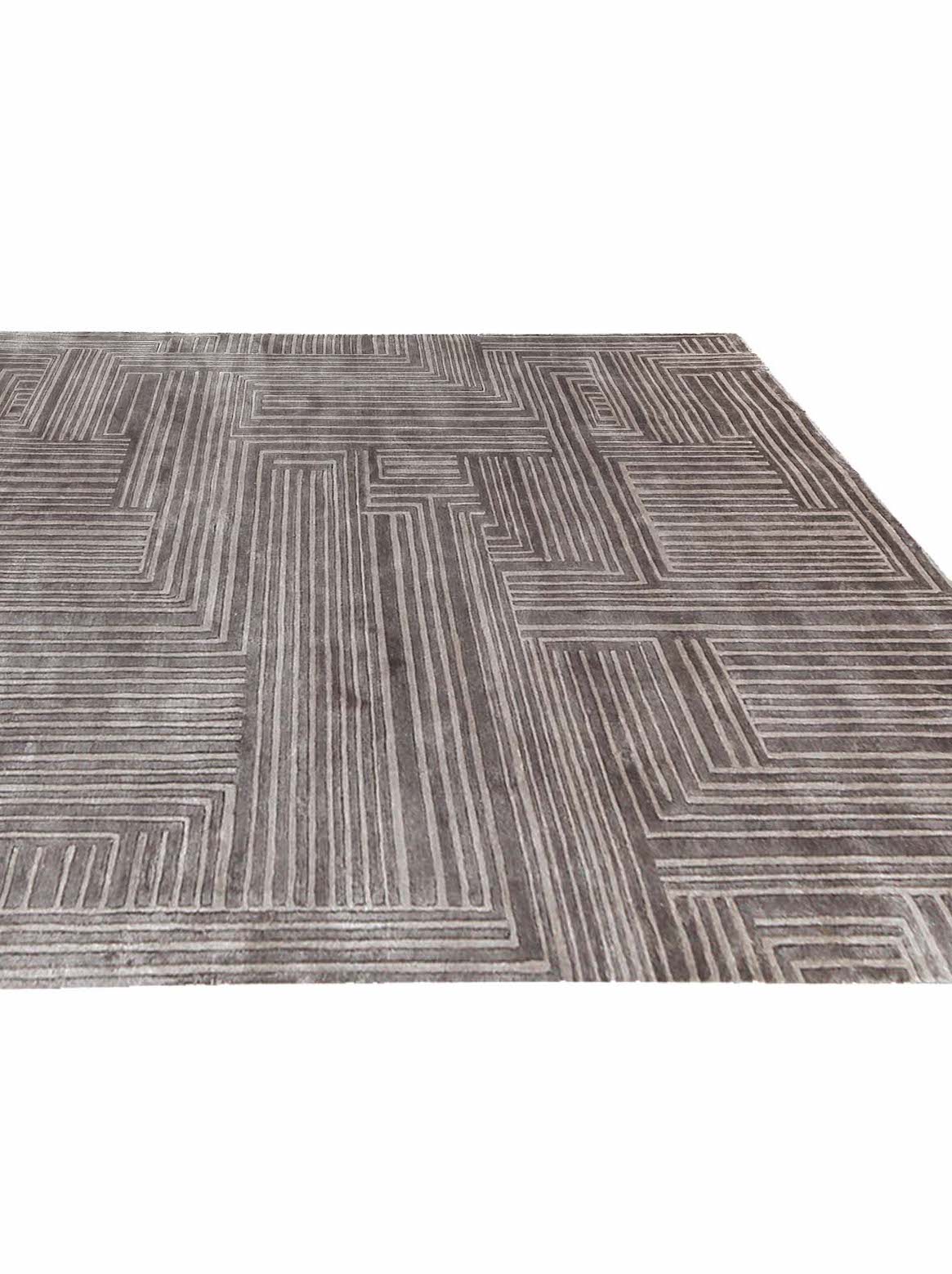 Product: Luxury Carpet | Color: Taupe | Size: 5'6" x 8'