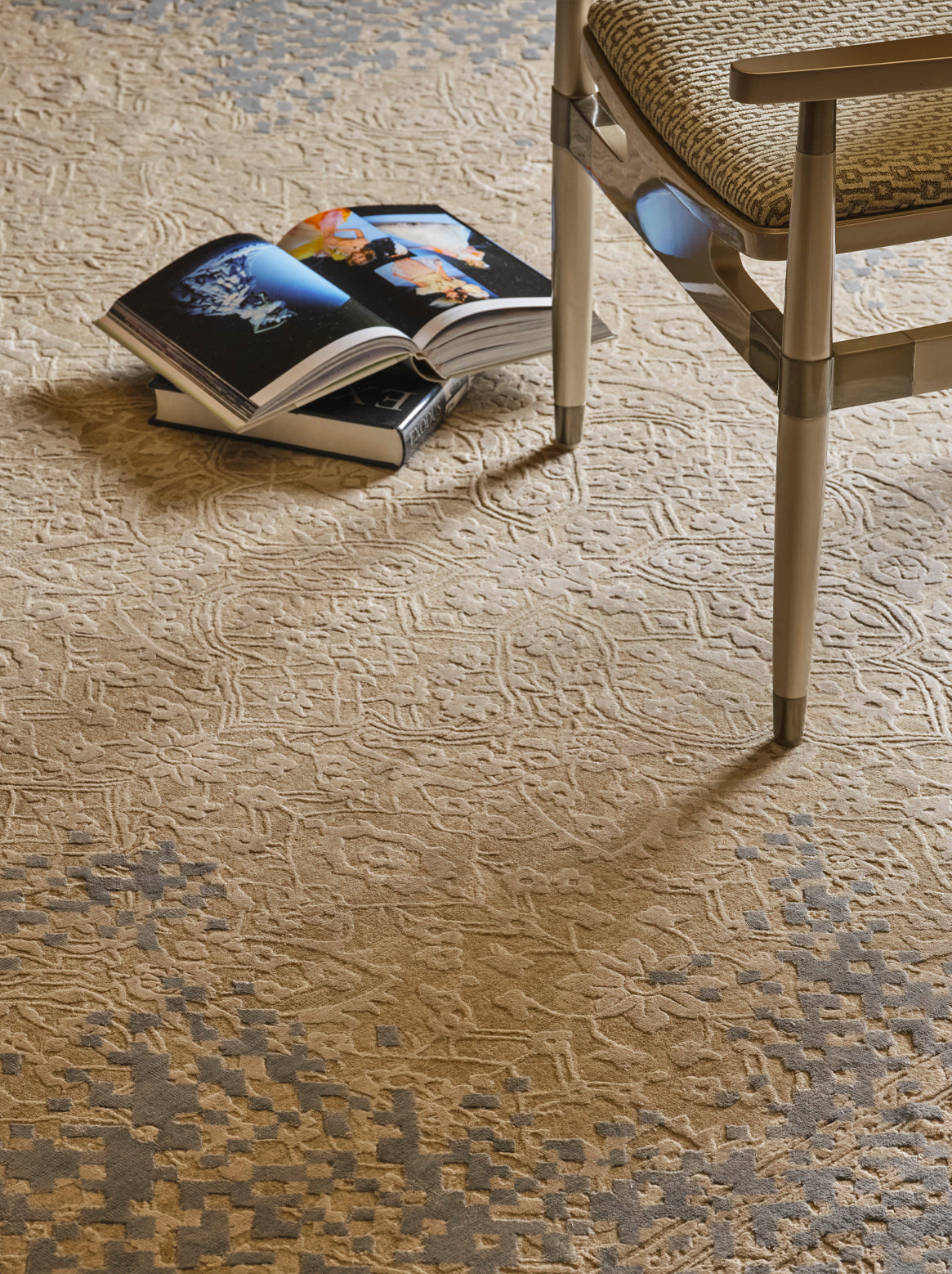 Luxury hand knotted carpet made from Wool & Botanical Silk in grey color and 5'6" x 8' size