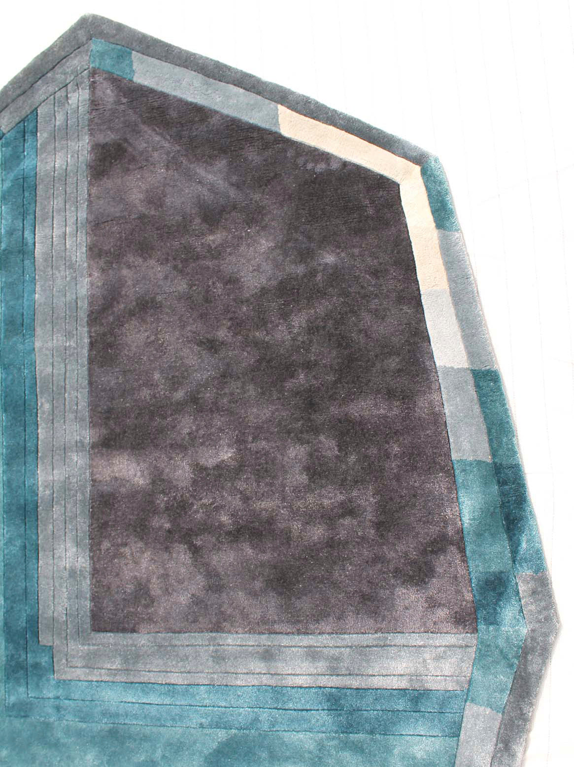 Product: Luxury Carpet | Color: Emerald | Size: 5'6" x 7'6"