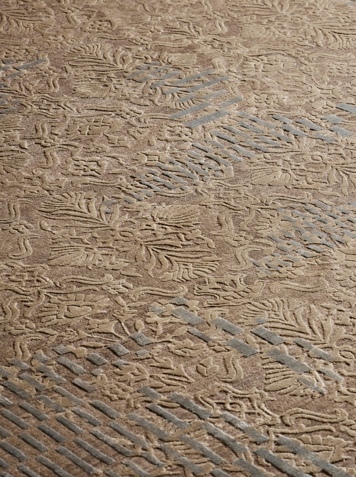 Luxury hand knotted carpet made from Wool & Botanical Silk in dove color and 5'6" x 8' size