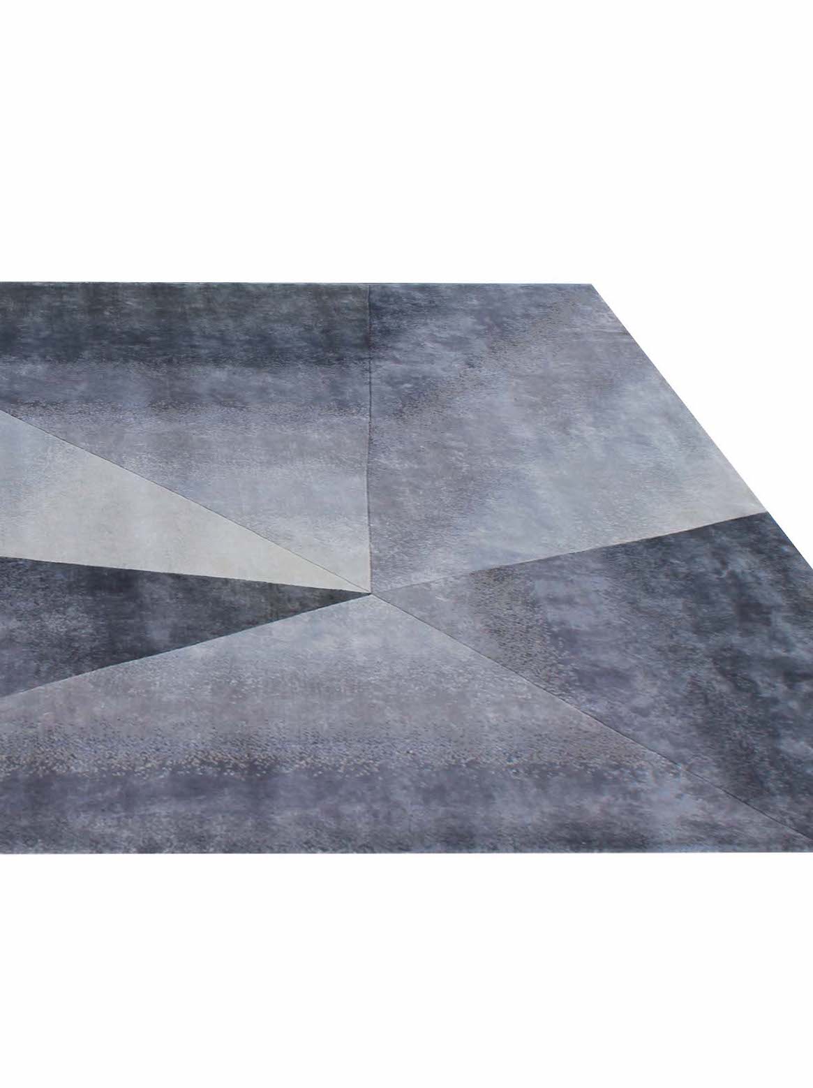 Product: Luxury Carpet | Color: Slate Grey | Size: 5'6" x 8'