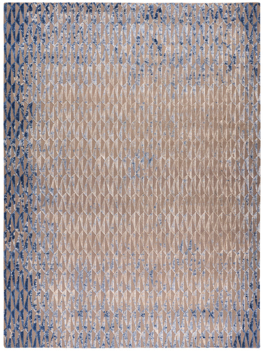 Luxury hand knotted carpet made from Wool & Botanical Silk
