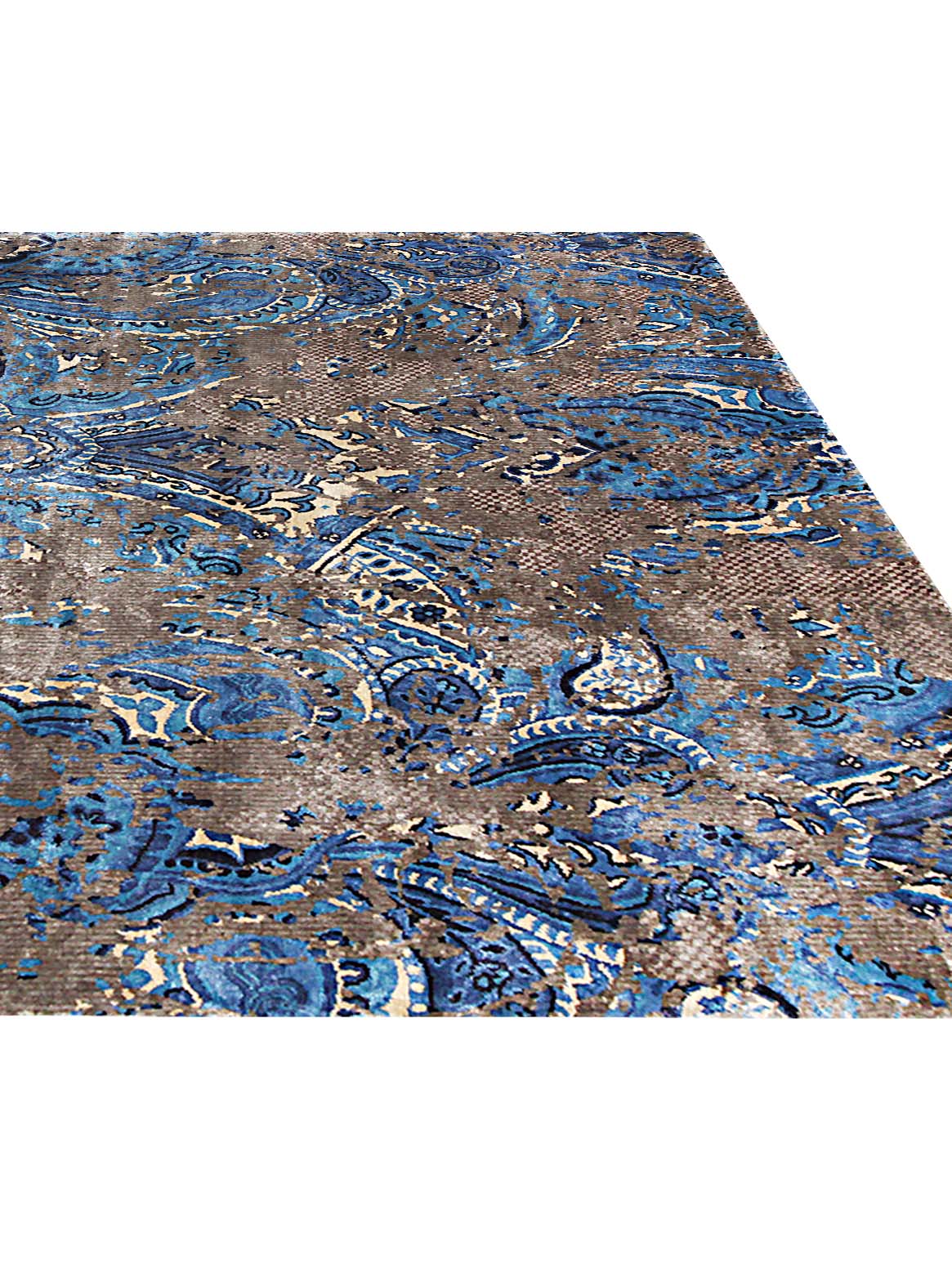 Product: Luxury Carpet | Color: Brown Blue | Size: 5'6" x 8'